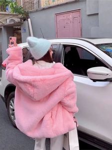 Kadın kürk sahte tatlı pembe katlar kadın kadın kış kalın sıcak sokak giysileri Kore Sokak Kapşonlu Moda Peluş Ceket Dış Giyim 231110