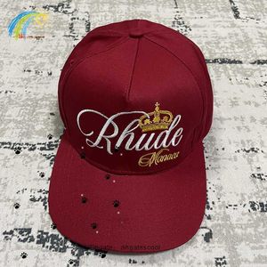 قبعات الكرة الصيفية على نطاق واسع الحافة واقية من الشمس الكلاسيكية التاج التطريز الأحمر Rhude Cap Cap Men Women High Street قبعة قابلة للتعديل