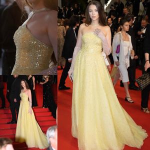 2024 Luxury Yellow Prom Dress Sequins Beads Spaghetti Straps Sleeveless A-Line High-End Evening Formal Party Gowns Celebrity Wear Robe De Soiree