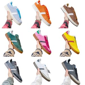 Mens low-top running shoes classic limited designer shoes womens breathable sneakers fashion couple casual shoes calfskin retro flats new training football shoes