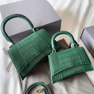 Cross body Fashion Designer bags Small Crocodile leather hour-bags totes Women Handbags shopping Purses wallet Luxury with letter B logo 231115