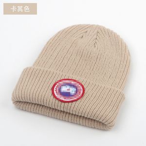 La fabbrica di celebrità online individua nuovi cappelli di lana lavorati a maglia cappelli alla moda da uomo e-commerce per caldi pullover da esterno.