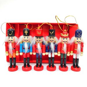 Juldekorationer 6stillverkning God juldekorationer Kids Nutcracker Soldier Doll 12cm Trähängen År ornament för Navidad Xmas Tree 231110