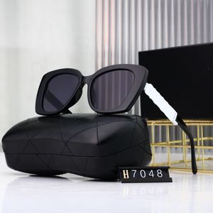 Designer Channel Sunglasses Cycle Luxurious Fashion Woman Mens Sunglasses Diamond Square Sunshade Crystal Shape Sun Full Package Glasses 7048