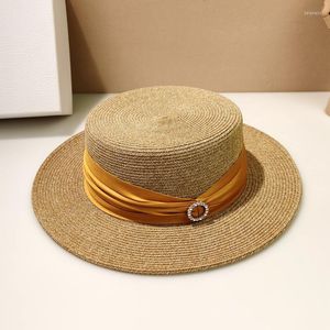 Chapéus largos da borda 2023 Chaveleiro de qualidade Sun para mulheres de palha de verão UV Black Ribbon Beach Hat Ladies Party Flat Top Fedora