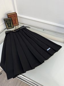 Projektanta plisowana spódnice czarne z paskiem Trójkąt paska Modna wszechstronna wysoka talia