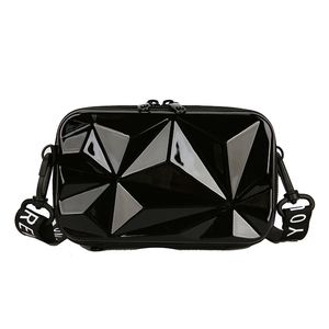 Kvällspåsar lyxhand för kvinnor resväska form mode mini bagage kvinnors märke trendande berömd kopplingslåda 230412