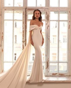 Dubai Arabic Pretty Plus Size Mermaid Wedding Dresses For Bride Off Shoulder Draped Short Sleeves Sweep Train Bridal Gowns with Watteau Train vestidos de novia