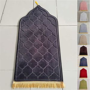 Tapete de flanela de flanela tapete de oração macia para não -lip muçulmano Ramadã Adoração com relevo tapete portátil de oração para o Ramadã Presentes Z0411