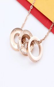 Cadeia de ouro rosa para mulheres Calhas de colar de designer de luxo personalizadas pingentes de diamante Diamante Chirstmas Halloween Dia dos Namorados GI4665877