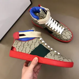 Lüks Ayakkabı Arı Ayakkabıları Erkek Kadın Kırmızı Lüks Rahat Ayakkabı Lüks Tasarımcılar Sneaker Dantel Açık Ayakkabı Moda Kadın Ayakkabıları 02