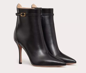 Berühmte Wintermarken Stiefeletten mit Nieten für Damen, schwarzes körniges Leder, klobige Sohle, Martin-Booties, Damen-High-Heel-Partykleid, roter Designer-Motorradstiefel, EU35–43, mit Box