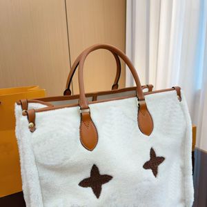 Designer Bag Tote Bag Shopping Bag Autumn/Winter New Lamb Hair Handbag TEDDY Series Medium .