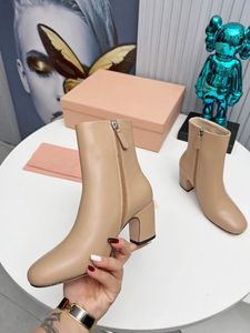 Najnowsze czarne krwawe skórzane cielę grube podeszwy buty kostki z wysokiej jakości kombinacją klamry i zwykłą skórzaną w kratę buty Chelsea z okrągłymi palcami 35-42
