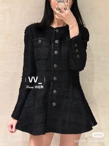 Chan Home 2023 New Women 's Brand Jacket Designer OOTD 패션 최고급 가을 겨울 로고 트위드 코트 봄 롱 스타일 코트 가디건 생일 선물