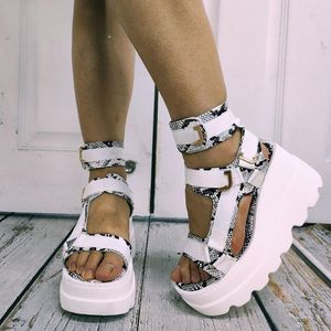 Гладиаторская женская платформа Summer Sandals Melange Shoes welge каблуки открытая пряжка на ногах.