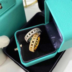 Band Rings Luxurys Designers Rings Fashions T-Grid Diamond Ring Classic Hollowed Out Essential Gift for Men Women Gold and Silver 2 Colors Bra Nice 3M412