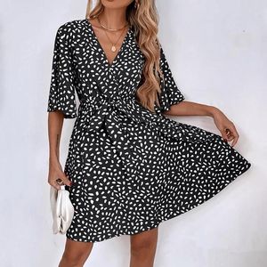 Lässige Kleider Sommer Strandkleid Frauen Blumendruck V-Ausschnitt Kurzarm Mini Lady Elegant Vintage Boho Bohemia Sommerkleid