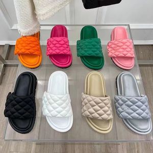 latest Designers Slippers Top Quality women slipper Casual genuine leather round toes beach flat shoes fashion Classics Buckle Career solid womens sandals with box