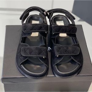 Sandálias de designer feminino de verão namoro de casamento sandal de couro casual casual