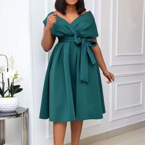 Abiti casual Plus Size Solido Elegante abito con lacci per le donne Scollo a V African Office Lady Abiti femminili Night Party Banchetto Abiti Abiti 230412