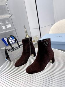 Słynne kobiety kostki luksusowe linia booty gruboziarniste obcasy buty we Włosze Classic Brown zamszowy okrągłe palce butowe sukienka wieczorowa Short Booties UE 35-42