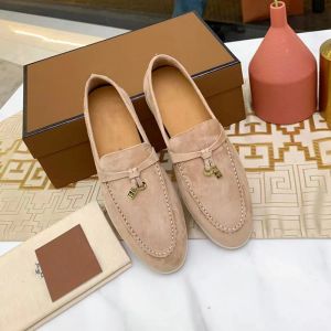 23 Scarpe eleganti di lusso Ciondoli estivi Mocassini in pelle scamosciata impreziositi Coppia Vera pelle da uomo per donna Scarpe casual slip on per uomo Donna piatta