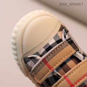 2023KID DESIGNER FÖRSTA WALKERS BABY SHOES SPANDA TODDLER GIRLER BOY CASUAL MESH SOFT BOTTOM ANTI-SLIP FOOTWEAR