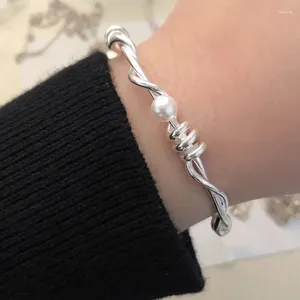 Link-Armbänder Kleines Design Gebratener Teig Twists Weave Wrapped Pearl Opening Armband Frauen Coole Mode Vielseitiger Handschmuck auf hohem Niveau