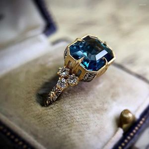 Pierścionki ślubne głębokie morze niebieski geometryczny pierścionek palców luksusowy duży kryształowy kamień cyrkon zaręczyny dla kobiety mężczyzn prezent urodzinowy