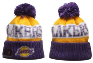 Lakers Beanies Los Angeles Beanie Cap Wool Warm Sport Knit Hat Basketball Nordamerikansk lag Striped Sideline USA College Cuffed Pom Hats Män kvinnor A17