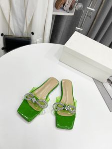2023 Boots Women Sandals مصمم Diamond Bow Cartoon Slippers Satin Slids Slides Woman Shoe Beach Sandal Sandal Sexy Slipper Outdoor Shoes