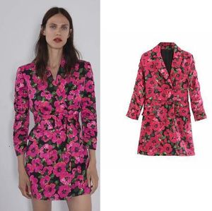 Mulheres S Suites Blazers 2023 Moda Casual Blazer Ladies Manga Floral Padrão Floral Lapel Slim Waist Raso Rasa vermelha Roupas estampadas 230411