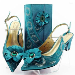 Sandaler Most Blue Flower Style Women Pumps With Big Crystal Decoration African Dress Shoes Match Purse Set MM1101 Heel 7cm