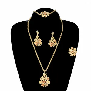 Collana Orecchini Set 4 pezzi / set Catena alla moda Dubai Collane con pendente placcato oro per le donne Palline colorate Fiore Gioielli completi FHK16098