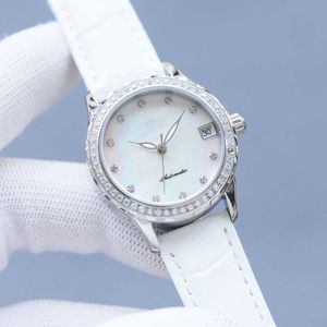 Kvinnlig designer casual mode affärsklocka urval kalvskinn rem av high-end pärla fodral slappa safir glas spegel 33mm kvinnor klocka