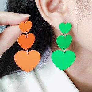 Dingle örhängen kreativa bländande färgglada akryl tre hjärtfall för kvinnor tjej trend harts öron smycken fest gåva
