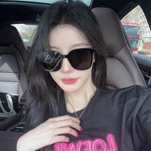 Occhiali da sole Yuumi Jackie Occhiali da sole per donna Mens Black Eyewear Cat eye MGlasses Spy Fashion Oversize Luxury Designer Brand Jennie Korea 230411