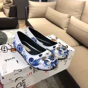 23ss scarpe firmate per bambini Scarpe per bambini di marca ragazze Scarpe da principessa primavera estate Classici sandali flatform con diamanti abbinati in porcellana blu e bianca taglia 26-35