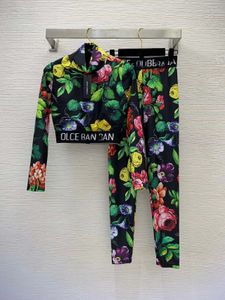 Designer de luxo outono impresso mangas compridas calças de duas peças magro estiramento alta elástica famosa leggings femininas esportivas