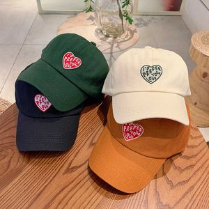 Caps de bola 2023 Novo letra de amor coreana da moda bordada Baseball Cap fotografia casual Casual Casal Hat Hip Hop Unisex Hat P230412