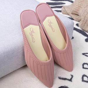 Kapcie letnie kobiety sandały klinowe pięta spiczaste buty palców w połowie damskiej mody damskiej chaussure femme