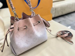 Mt Tote Purse Bucket Bag Läder Perforerat mönsterhandtag Handväska Kvinnor Fashion Retro Angled axelväska Kvinnlig shoppare ryggsäck