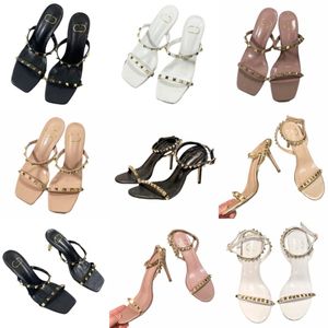 Nya modesandaler Top Designer High Heel Shoes Leather Alphabet Beach Shoes Outdoor Riveted Rubber Shoes Retro Hermene One-Line Non-Slip Shoes Candy Jelly Joes