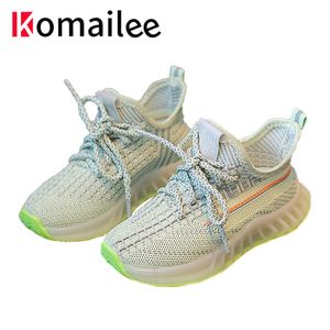 Sneakers Kids Sneakers Baby Miękki oddychający, biegający dzianinu dla niemowląt nastoletniego siatki sportowe chłopiec dziewczyna lekkie buty kokosowe 230412