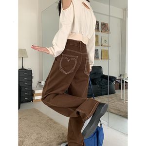 Kvinnors jeans bruna hög midja vintage rak baggy denim pants streetwear hjärtmönster design mode bred ben byxor 230413