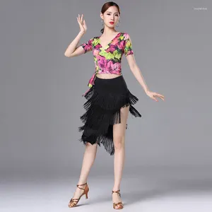 Stage Wear Latin Dance Suit Top V-Neck Practice Practice Costume Slante Tassel Kjol Elegant och Pretty Women Performace Outfit