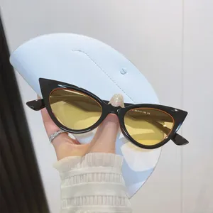 Solglasögon koreanska mode vintage cateye damer glasögon klassiska kattögon kvinnors UV400 trendiga streetwear -tillbehör