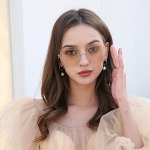 Güneş gözlükleri Çüreksiz Kare Kadınlar Büyük Çerçeve Kırmızı Mavi Lens Luxe Femme UV400 Lunette De Soleil Moda Feminina Copas