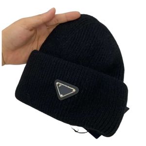 Ball Designer CapsCouple Reversed Triangle Badge Knitted Hat High Quality Flapped Wool Hat Casual Versatile Warm Cold Hat